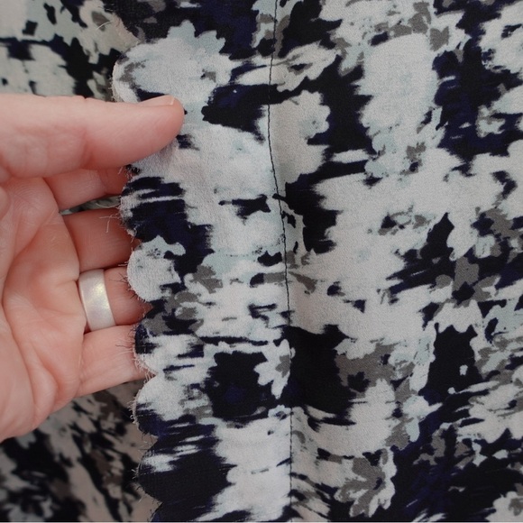 Ann Taylor Petites Multicolor Ruffle Front Blouse Sz MP Lightweight Flowy Blue - Picture 8 of 12